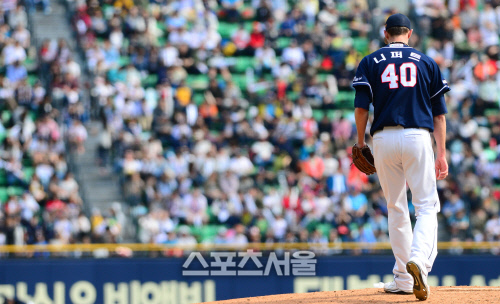 [SS포토] 두산 니퍼트, 왜 이렇게 힘드냐?