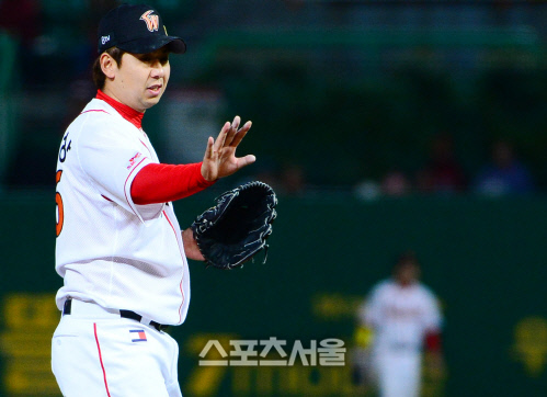 [SS포토] SK 윤희상, 나 괜찮아요~