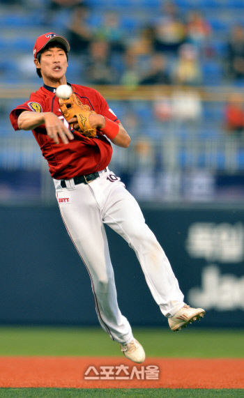 [SS포토]유격수 출전 강한울