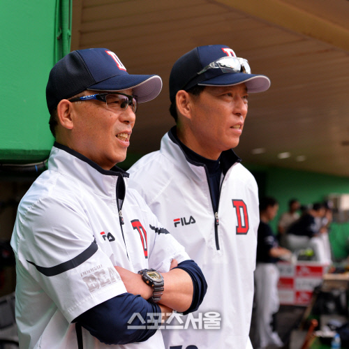 [SS포토]닮은꼴 송일수-송재박 '진짜  많이 닮았네'