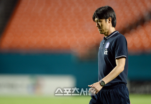 [SS포토]홍명보 감독, 마지막 평가전 마저...