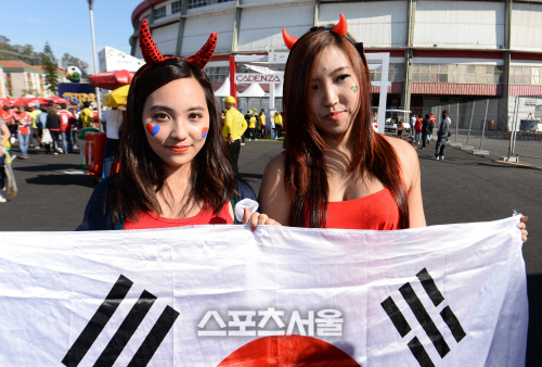 [SS포토]'머리띠 하고 상큼하게!'