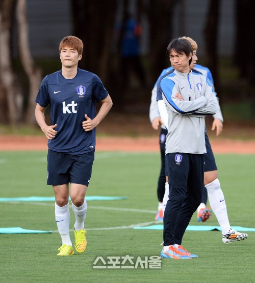 [SS포토]홍명보 감독, '성용이가 중심이 되어야 해!'