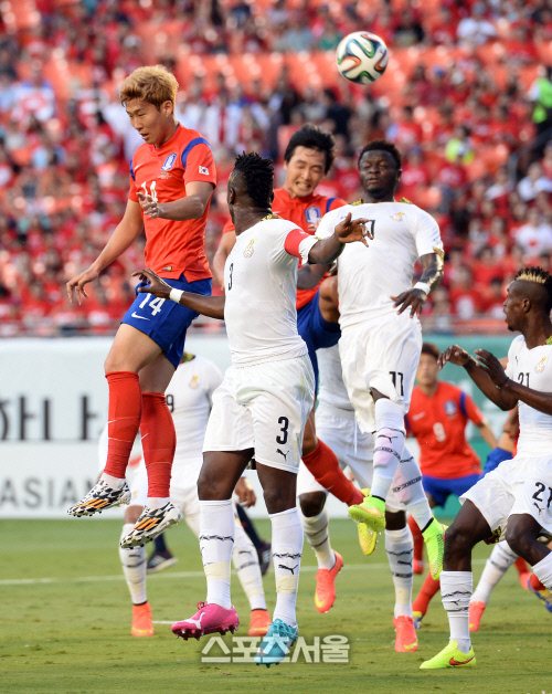 [SS포토]떠오른 손흥민, '또 지니가네...'