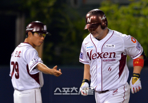 [SS포토]32호 홈런 박병호 '전 가위 냈었어요!'