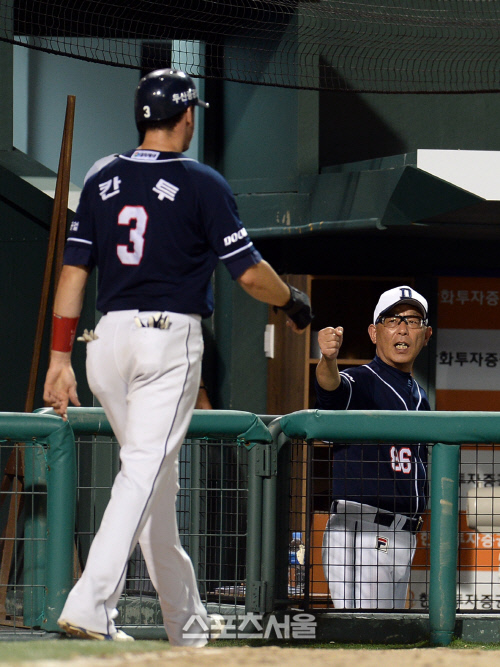 [SS포토] 송일수 감독 '역시 칸투가 해줬구나'