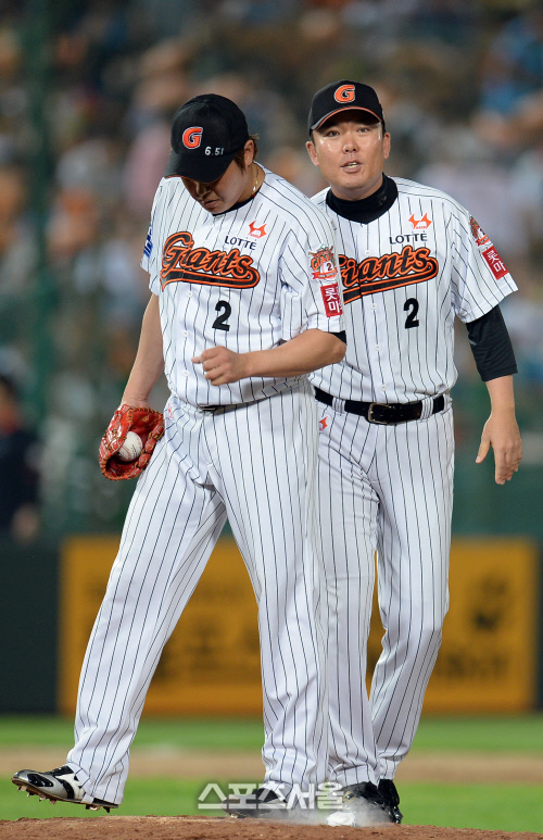 [SS포토] 주형광 코치 '4강을 위해 1군에 왔습니다'