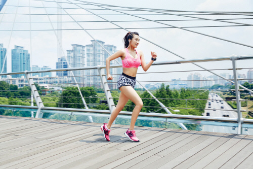 (아디다스) 씨스타 보라 부스트 러닝 (1)