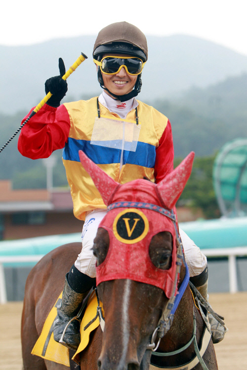 문세영 기수_경주마 천하미인으로 1000승 달성