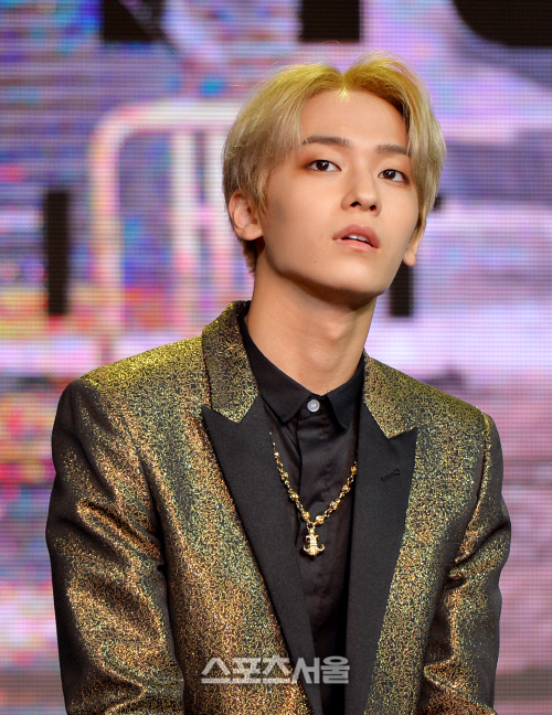 [SS포토] 틴탑 엘조 '무엇이든 벨 듯한 날카로운 턱선'