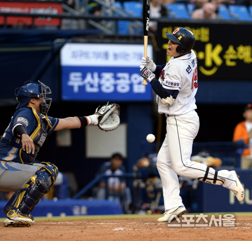 [SS포토] 두산 민병헌, 악 소리 나는 광경!