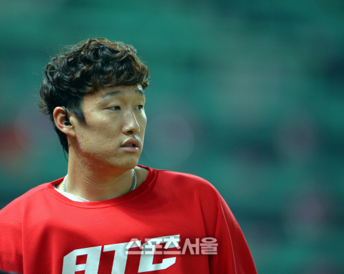 [SS포토]SK 8이닝 무실점 승리투수 여건욱