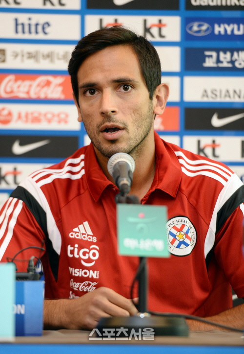 [SS포토]미남 축구 스타 산타크루즈, '2002년에는 젊었을 때라...'