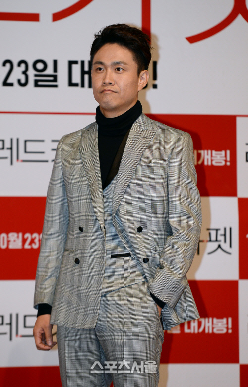 [SS포토] '레드카펫' 오정세, 19금 에로계의 조감독