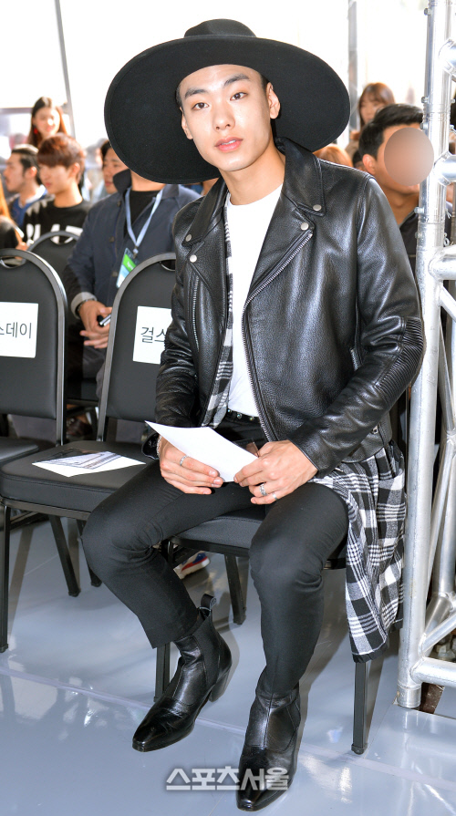 [SS포토] 서울패션위크, 래퍼 아이언 '제 스타일에서 독기 느껴지나요?'