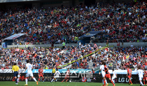 [SS포토] 슈퍼매치는 놓칠수 없는 경기죠