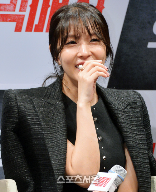 [SS포토] 빅매치 제작보고회, 보아 '손으로 입을 가린 채… 기품 있는 미소'