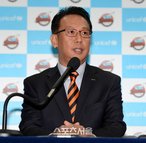 [SS포토]롯데 다 바뀌었다 이윤원단장, '선수들을 잘 돕도록 하겠습니다'