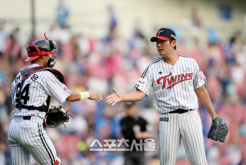 [SS포토]LG 김선우, '오늘은 내가 마무리!'