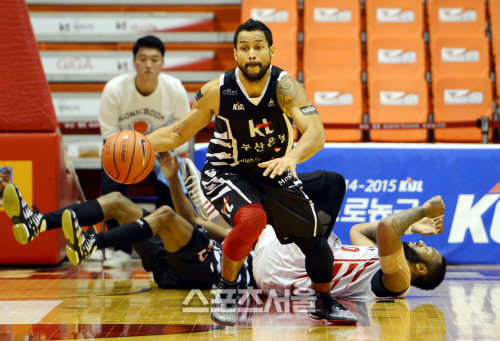 [SS포토]KT 전태풍, 어부지리 얻으면 무조건 속공이야