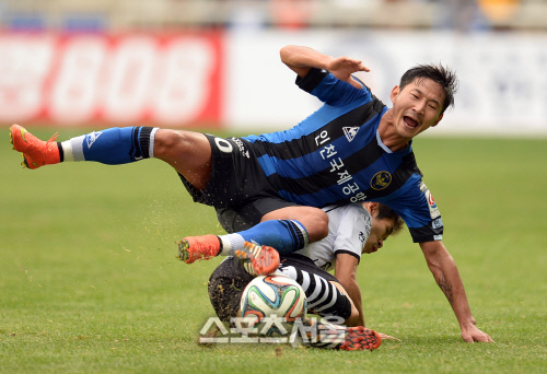 [SS포토] 인천 이천수 '나한테 왜 이러는거야?'
