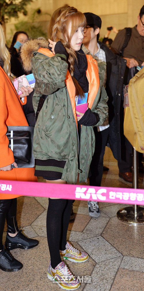 [SS포토] 소녀시대 티파니 '엘사 동생 안나 헤어스타일로 귀엽게~' (공항패션)