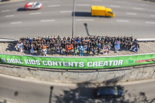 영실업_비전선포 기념 임직원 기념 촬영 (1)