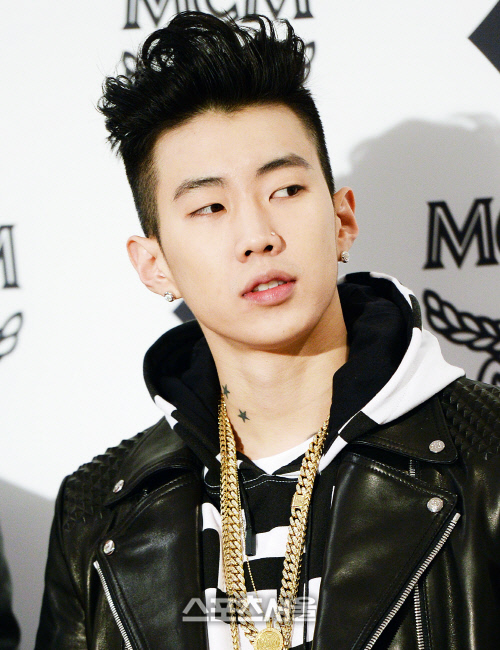 [SS포토] 박재범 '심슨 헤어 스타일도 시크하게 소화!'