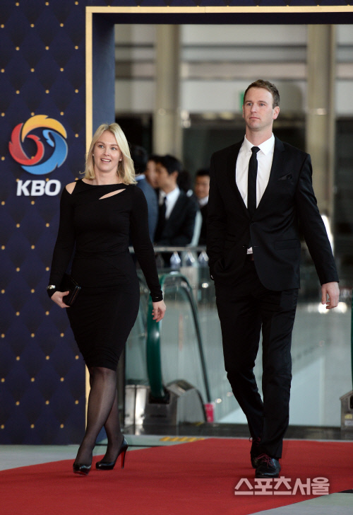 [SS포토]골든글러브 시상식, 밴헤켄 부부 '모델처럼!'