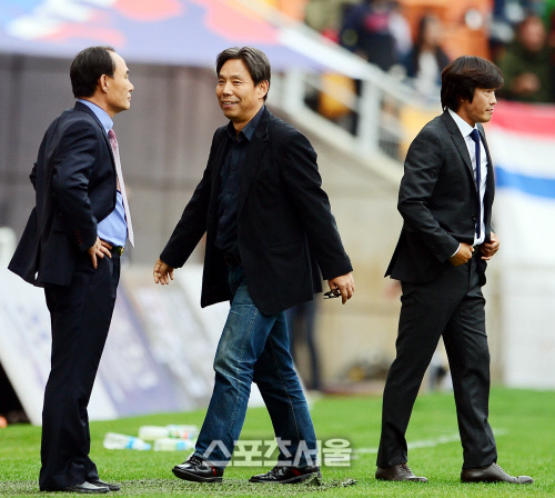 [SS포토]성남 신문선 사장, 수원과 무승부는 우리가 이긴 거지