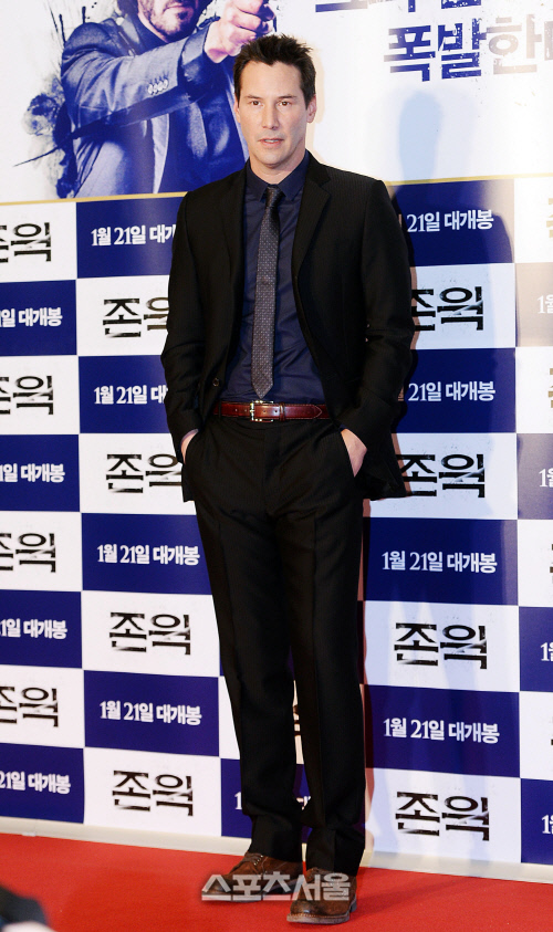 [SS포토]키아누 리브스 '186cm의 큰 키이기에 가능한 완벽 비율'