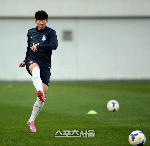 [SS포토]대표팀 손흥민, '내 패스를 받아요!'