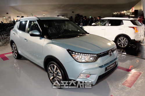 [SS포토]깔끔한 색상 뽐내는 아이스캡 블루의 티볼리