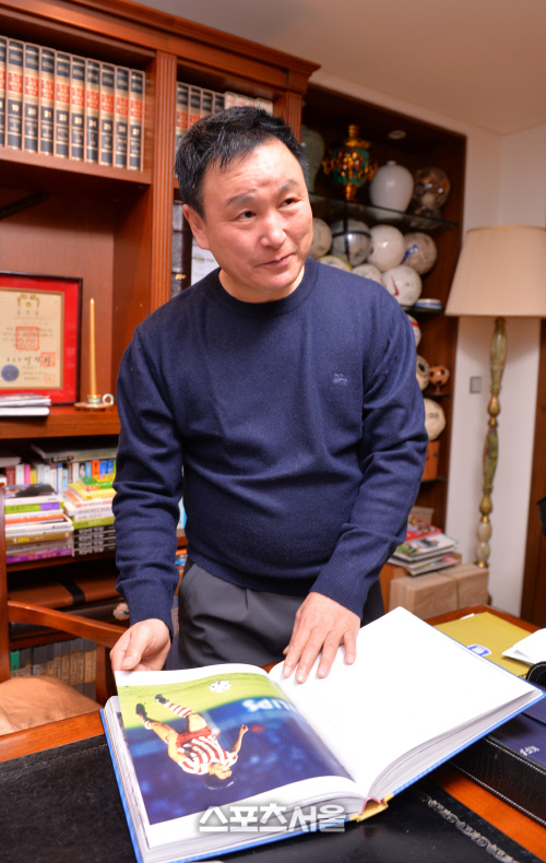 [SS포토]데스크가 만난 사람 허정무 감독