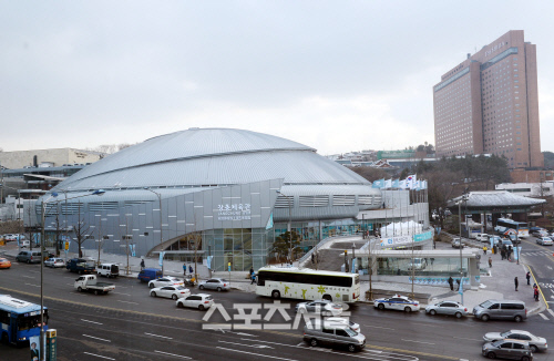 [SS포토]장충체육관 재개관, 비행접시 같이 날 듯이