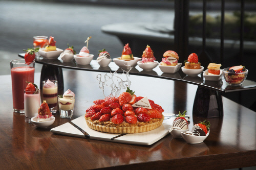 [그랜드_앰배서더_서울]로비라운지&델리_딸기_디저트_뷔페