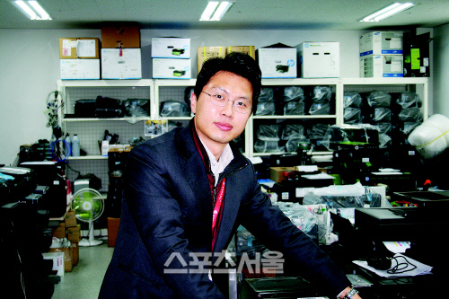 (주)잉크와오피스 이현우 대표