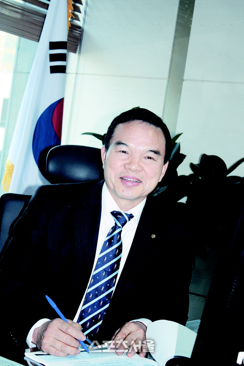 (주)중앙고속관광 강을석 대표