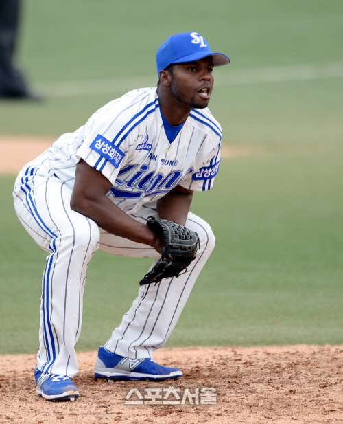 [SS포토]삼성 피가로, 그걸 받아 치다니