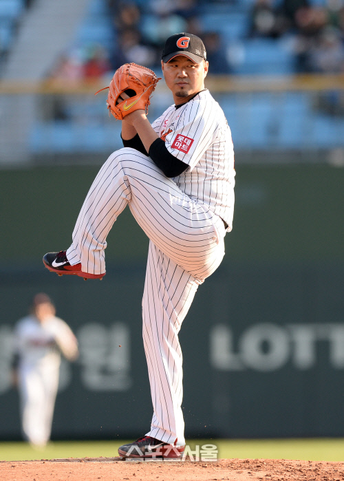 [SS포토]롯데 선발투수 송승준, '이제 다시 연승해야지!'