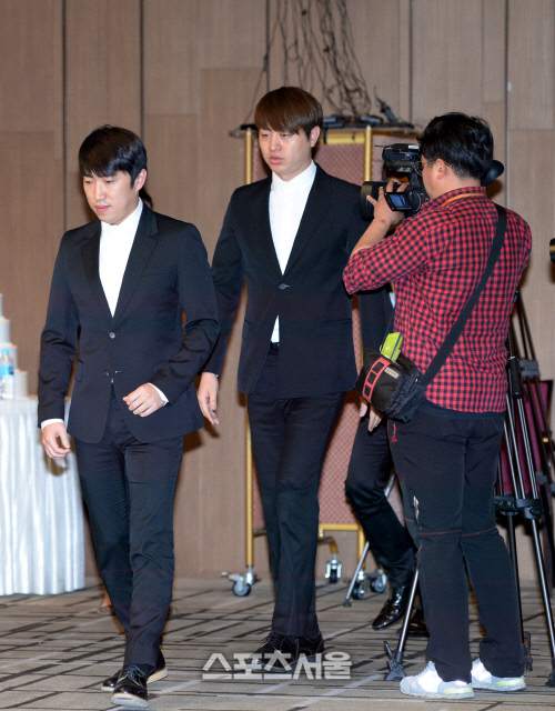 150428 장동민과 옹달샘 기자회견-04