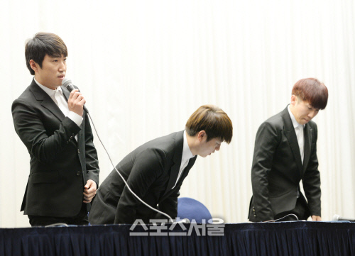 150428 장동민과 옹달샘 기자회견-09