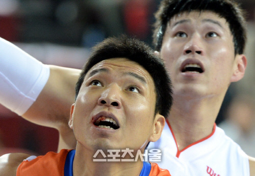 [SS포토] 전자랜드 이현호, 핏빛 투혼! 라이온킹 막아라!