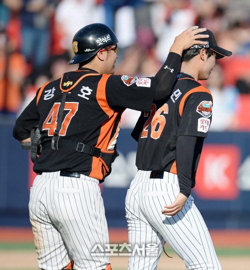 [SS포토] 롯데 강민호 '다른 팀도 이 분위기를...'