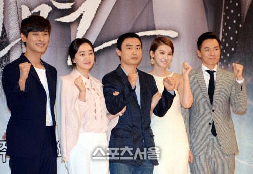 [SS포토]가면, 가면을 쓴 네 명의 치명적인 멜로 드라마를 기대하세