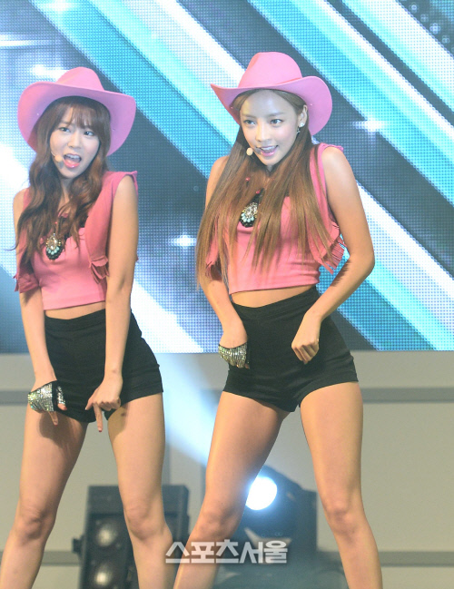 [SS포토]카라의 구하라, 손을 오므렸다 폈다 '아찔아찔'