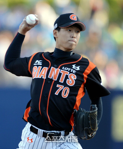 [SS포토]롯데 구승민, 세 번째 등판인데