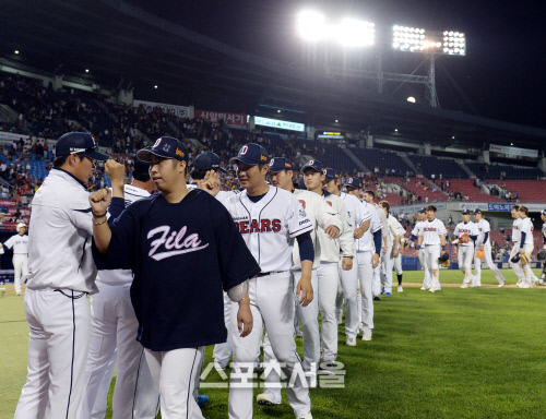 [SS포토] 두산 유희관, KIA전 서재응의 복수? 8이닝 1실점!