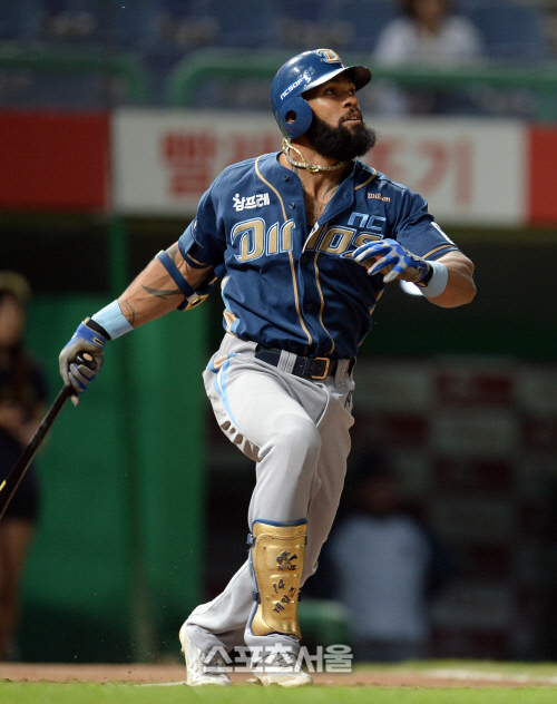 [SS포토] 솔로포 날리는 테임즈