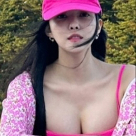 효민, 조현아와 휴가...역시 '나이스바디'